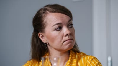 Kuvassa on Katri Kulmuni Keskustan puheenjohtajavaalitentissä Helsingissä elokuussa 2020.