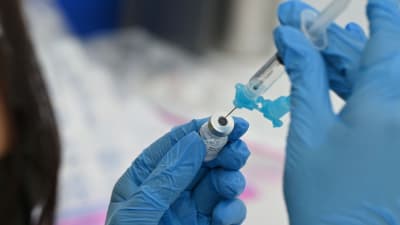 Pfizer-Biontechs vaccin ska ges i Los Angeles i Kalifornien den 11 augusti 2021.