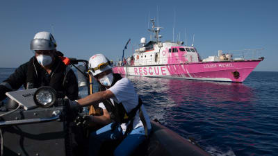 Räddningsfartyget Louise Michel utanför Libyens kust 