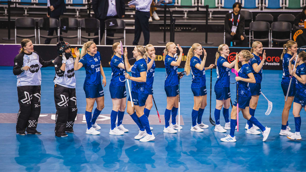 Finlands damer klara för semifinal i innebandyVM krossade Polen i