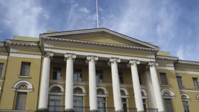 Bild på helsingfors universitet huvudbyggnad