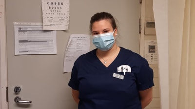 Sjukskötaren Emilia Back arbetar med smittspårning. 