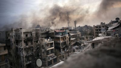 Stadsvy över ett sönderbombat Aleppo.