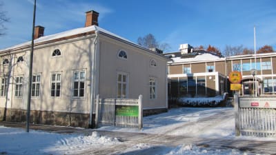 Husen vid Raseborgsvägen 8