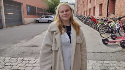 Emma Udd studerar vid Åbo Akademi i Vasa.