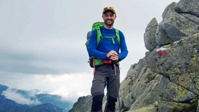 Peter Jofs på en bergsvandring på Korsika.