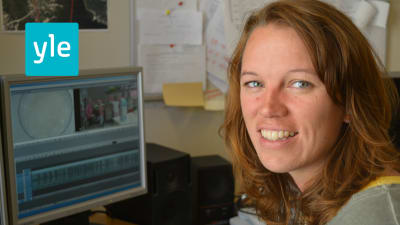 Lone Widestam är redaktör på Svenska Yle och arbetar för Radio Vega Östnyland.