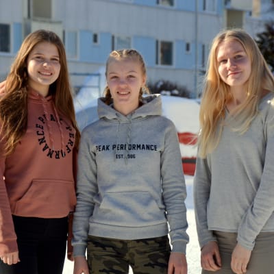 Wilma Honkakangas, Sofia Kullas och Åsa Kronqvist från FC Sport.