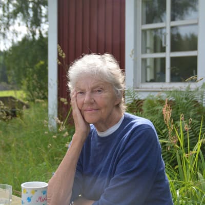 Kirjailija Märta Tikkanen