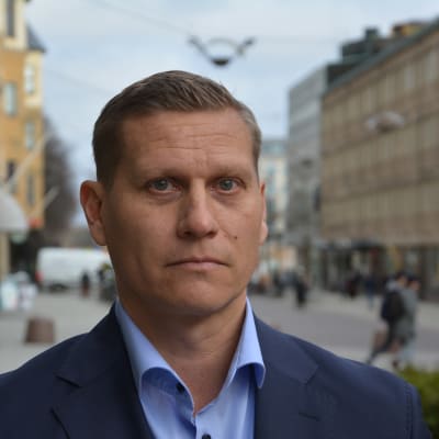 Profilbild på Tuomas Heikkinen vid Åbo stad.
