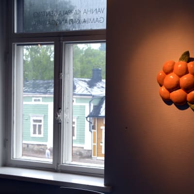 Konstverk i gammalt galleri.