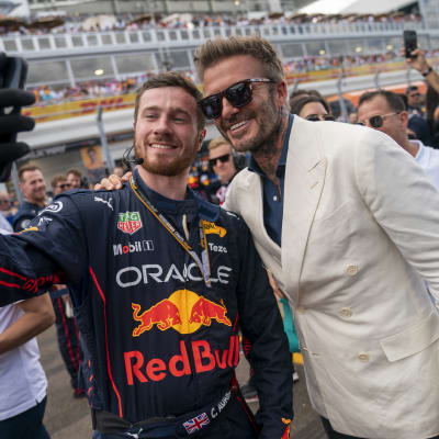 En Red Bull-ingenjör tar en selfie med David Beckham i Miami.