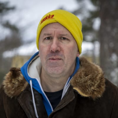 Espoolainen Nuotti Kuosa sanoo, että hän aikoo jatkaa koronarokotteiden ottamista puolen vuoden välein.