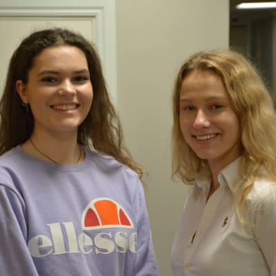 Adriana Ducaj och Valeria Ollila.