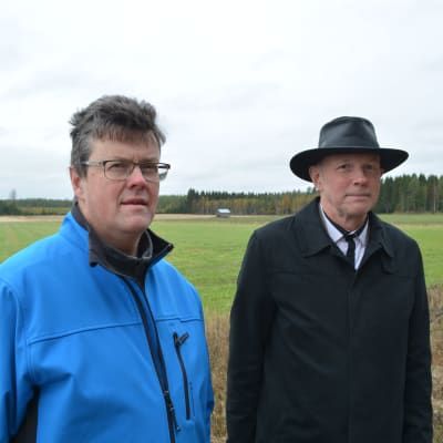 Ole Lillqvist och Tommy Olin, medlemmar i gruppen som förhandlar med vindkraftsbolagen för markägarnas räkning.