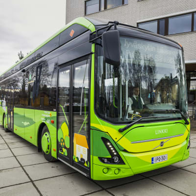 Jyväskylän Liikenteen ensimmäiset uudet sähköbussit aloittavat otetaan käyttöön toukokuussa.