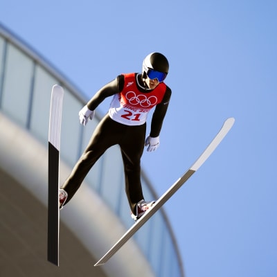 Antti Aalto hyppää mäkeä Pekingin olympialaisissa.
