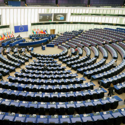 Euroopan parlamentin istuntosali Strasbourgissa.