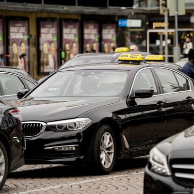 Taksi Helsingissä.