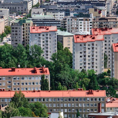 Ilmakuva Lahden keskustasta kesäaikaan.