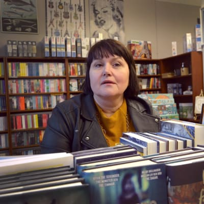 Anna-Lena Palomäki, ägare och vd på Gros bokhandel i Vasa.