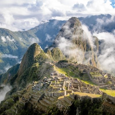 Bild tagen från öuften av inkaruinerna i Macchu Picchu i Peru uppe i bergen. 