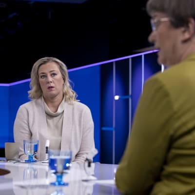EU-komissaari Jutta Urpilainen YLE TV1 Ykkösaamu ohjelmassa Pasilassa, Helsingissä.