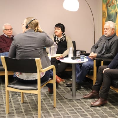 Markku Orell (Saml), Lotta Sundström, Regina Koskinen (SFP), Bosse Mellberg och Nina Söderlund.