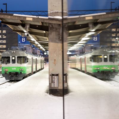 lähijuna Tampereen rautatieasemalla.