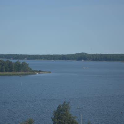 Rewell sund syns bra från sockerfabrikens sjätte våning.