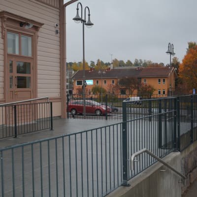 Korvgörans terras vid Ekenäs tågstation