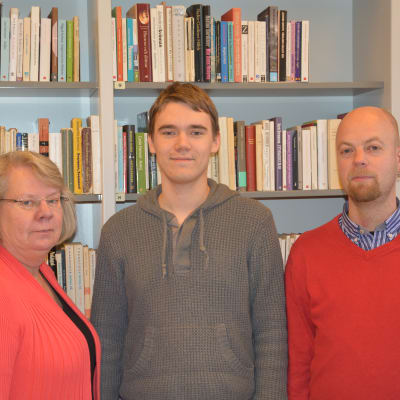 fr.v eija rosvall, rektor, theo sjöblom gymnasieelev, johan nilsson, sudiehandledareelev