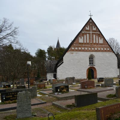 Sankt Michaels kyrka i Pernå
