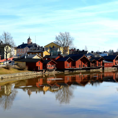Borgå å och Gamla stan sedda från gamla bron.