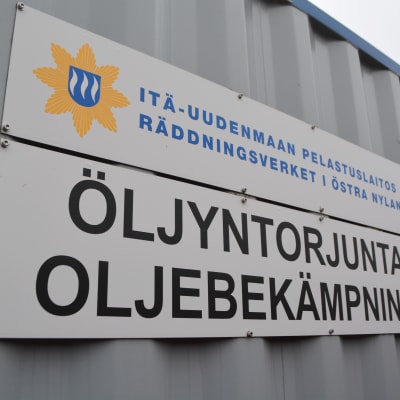 skylt om oljebekämpning