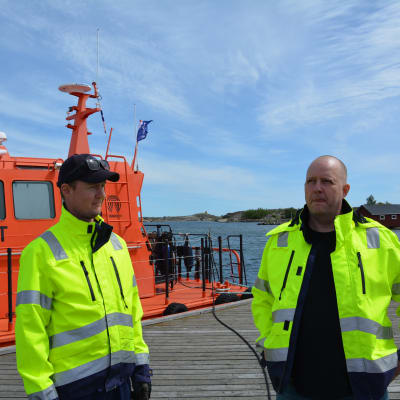 Lotskutterförarna Petri Sariola och Krister Henriksson