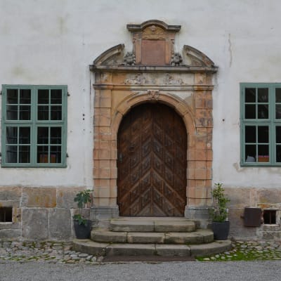Ingången till Villnäs slott.