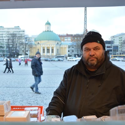 Tapio Tanninen är torgförsäljare på Salutorget i Åbo