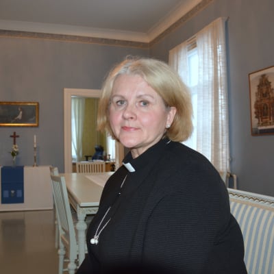Ann-Mari Audas-Willman i prästgården i Solf.