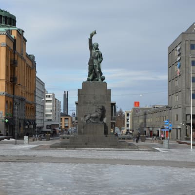 Frihetsstatyn på Vasa torg.