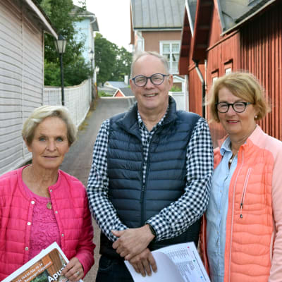 Personporträtt på Viveca Blomberg, Christian Gröndahl och Satu Torstila