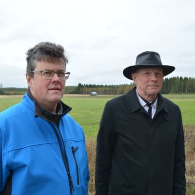 Ole Lillqvist och Tommy Olin, medlemmar i gruppen som förhandlar med vindkraftsbolagen för markägarnas räkning.