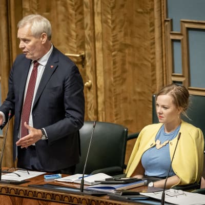 Antti Rinne ja Katri Kulmuni  eduskunnassa 12.9.2019