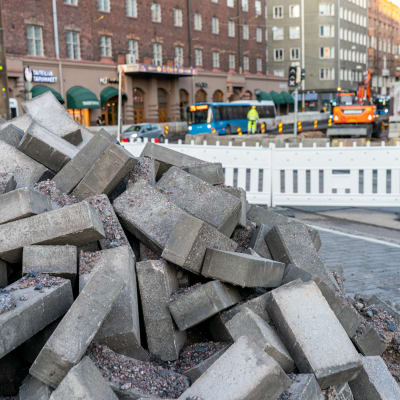 Raitioliikenne palaa Helsinginkadulle – suuri katuremontti Helsingissä on lähes valmis