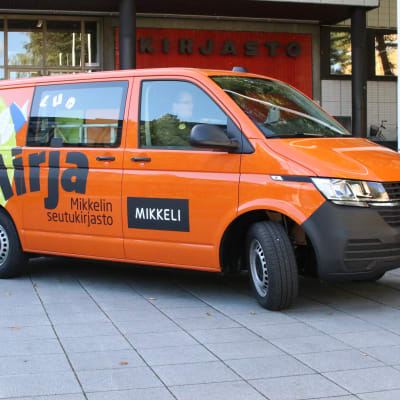 Mikkelin kaupungin kirja-auto Mirja.