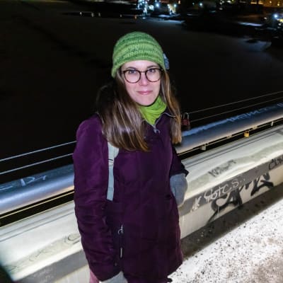 Tuuli Hirvilammi på gångbron.