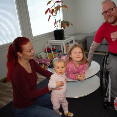Petri Hörkön perheeseen kuuluu avopuoliso ja kaksi lasta.