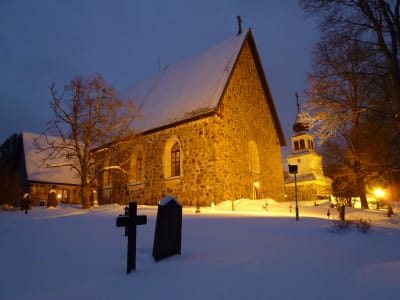 Sankta Katarina kyrka i Karis är hemkyrkan för Karis svenska och finska församling.