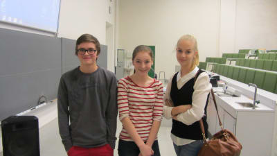Villhelm Böckelman, Antonia Stolpe och Emma Svartsjö går i Borgaregatans skola