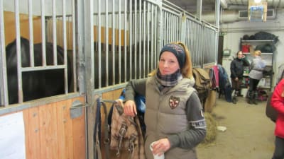 Ridlärare Leea Kaakinen vid Hubertus